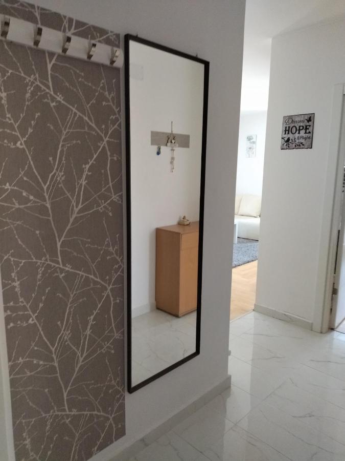 Apartman Gana Altina Lux Белград Экстерьер фото