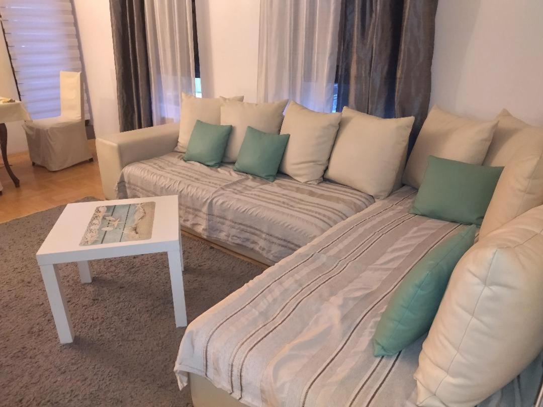 Apartman Gana Altina Lux Белград Экстерьер фото